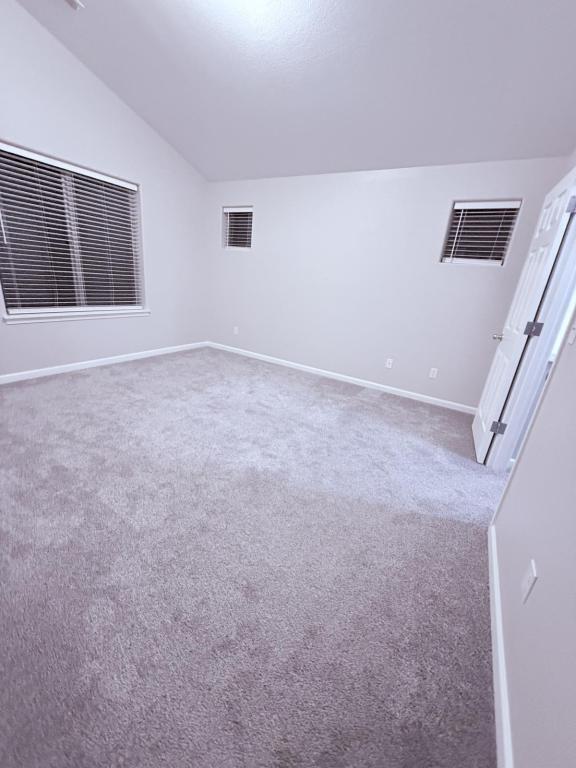 Building Photo - 13102 NE 26th St