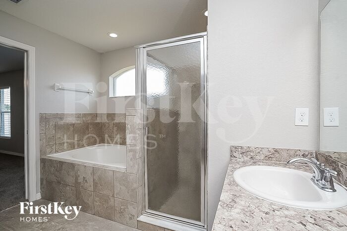 Building Photo - 3828 Sandhill Crane Dr