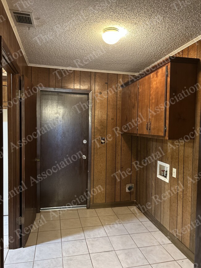 Building Photo - 6656 Sonny Boy Yeldell Rd