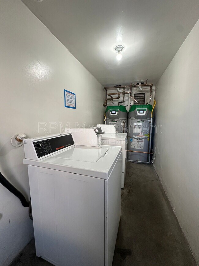 Building Photo - 4350 Troost Ave