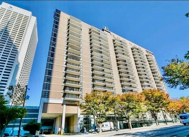 Building Photo - 620 Peachtree St NE