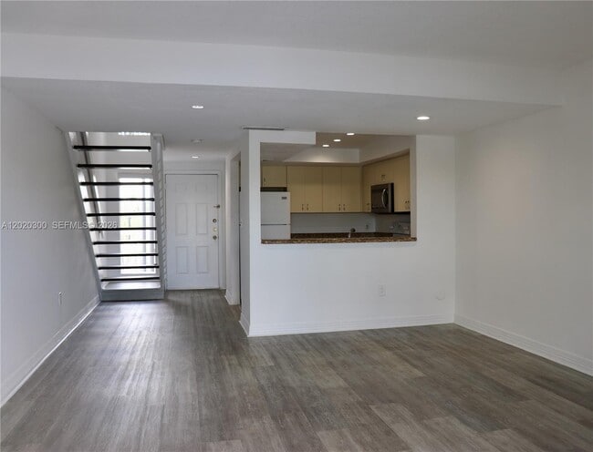 Building Photo - 5200 NW 31st Ave