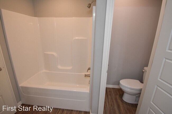 Building Photo - 4 br, 2 bath House - 760 Captain Marshall ...