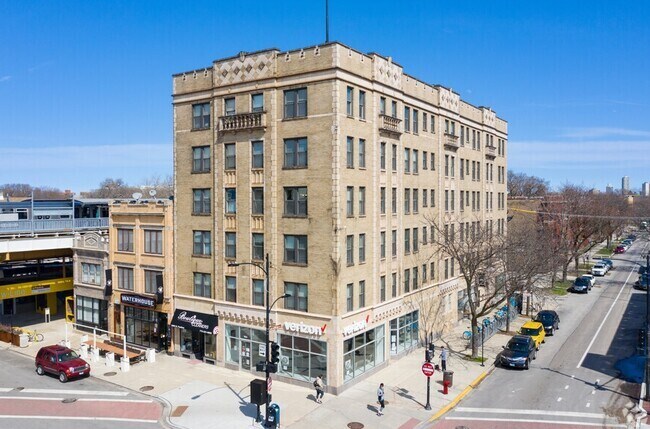 Building Photo - Roscoe Plaza Furnished Apartments