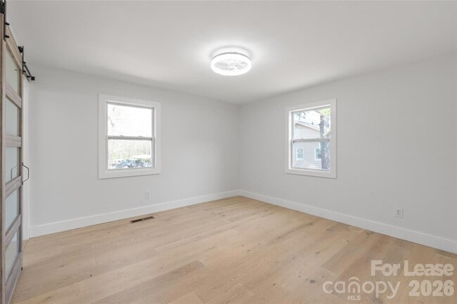 Building Photo - 1315 Vickie Ln