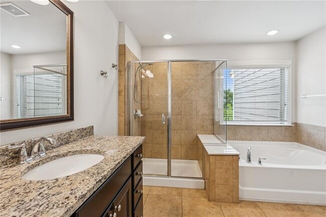 Building Photo - 1514 Woodbridge Way NE