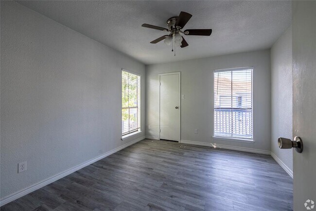 Building Photo - 13151 Walden Rd
