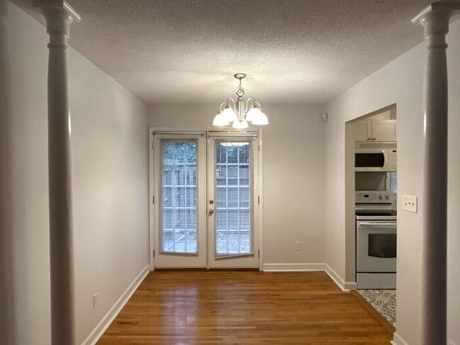 Building Photo - T.R. Lawing Realty Property