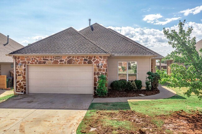 Primary Photo - Spacious home in Moore schools- PEACEFUL L...