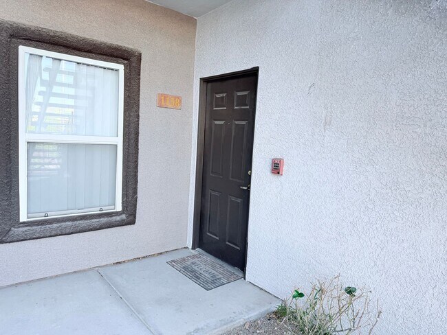 Building Photo - Lower than comps Tuscano condo