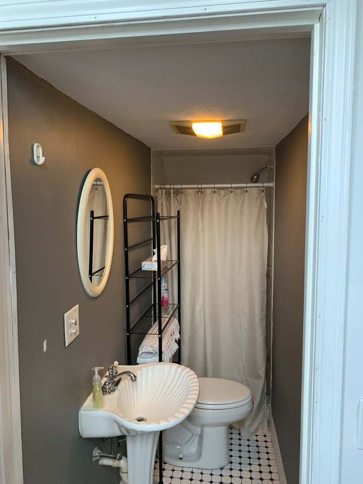 Building Photo - 77 Sheridan Ave