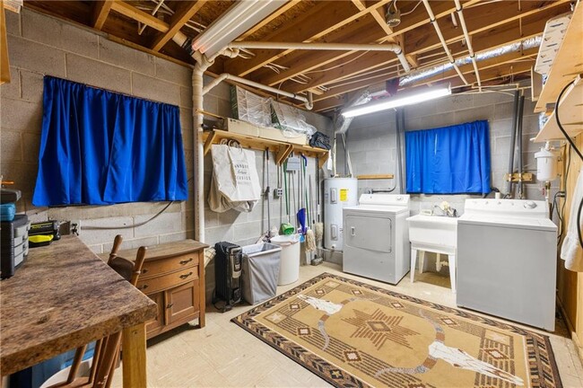 Building Photo - 172 Shady Trail