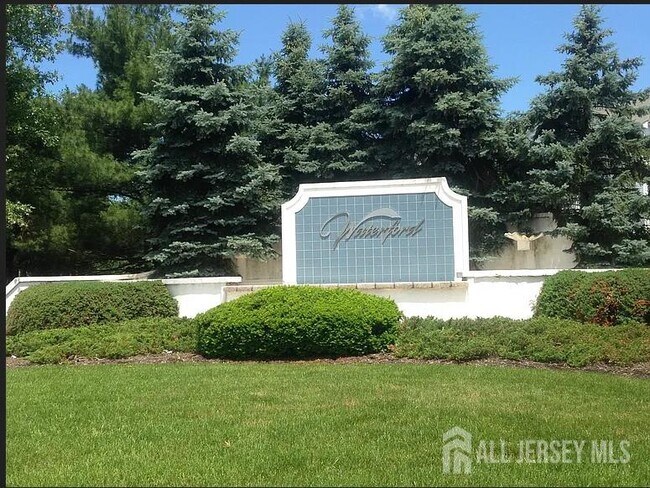 Building Photo - 816 Waterford Dr