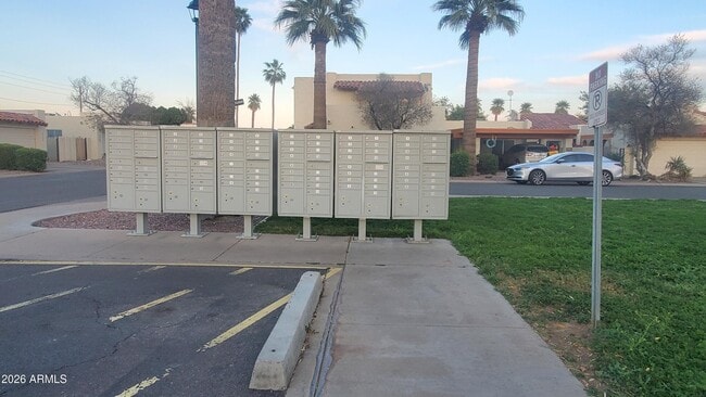 Building Photo - 4776 W Vía Cynthia