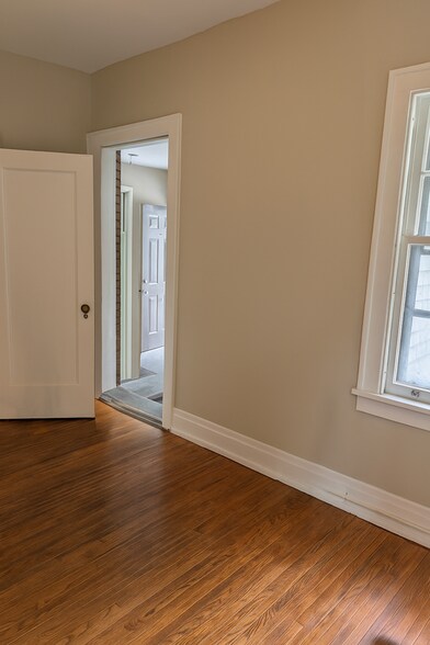 Building Photo - 69 Parkside