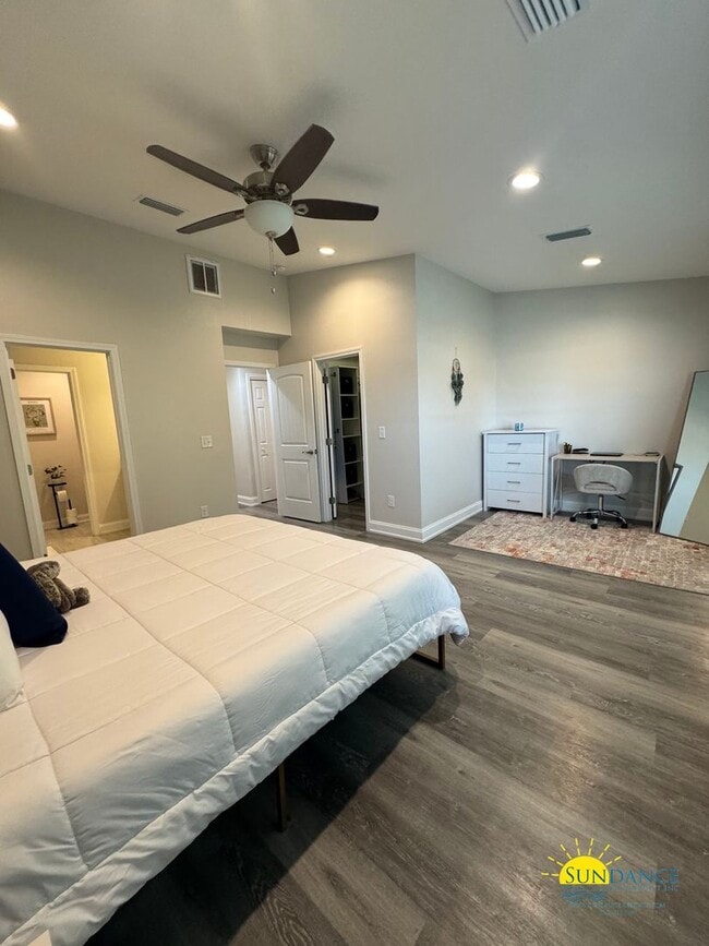 Building Photo - Beautiful 3BR/2.5BA Townhome inNiceville-Near Eglin AFB!