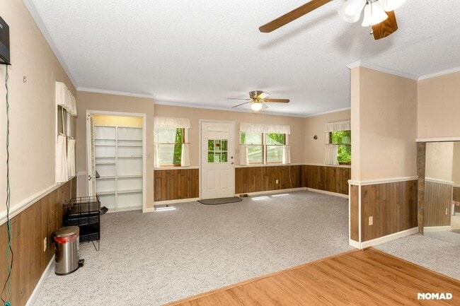 Building Photo - Peace & Beautiful 3BR House Near Rabun Gap...
