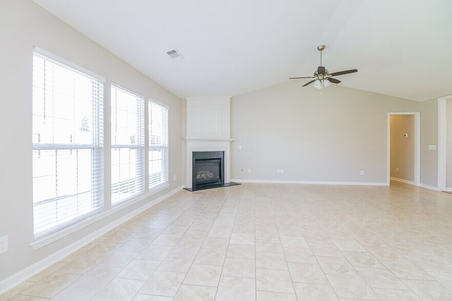 Building Photo - 1700 Kendall Cove Ln