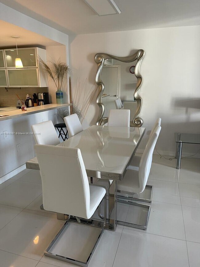 Building Photo - 5701 Collins Ave
