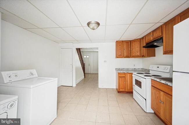 Building Photo - 6106 N Norwood St