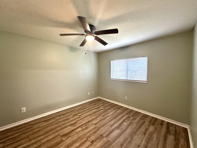 Building Photo - 101 Windsong Cir