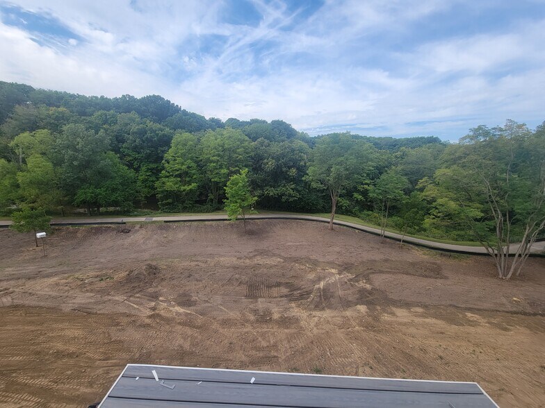 Building Photo - 1200 Devils Glen Rd