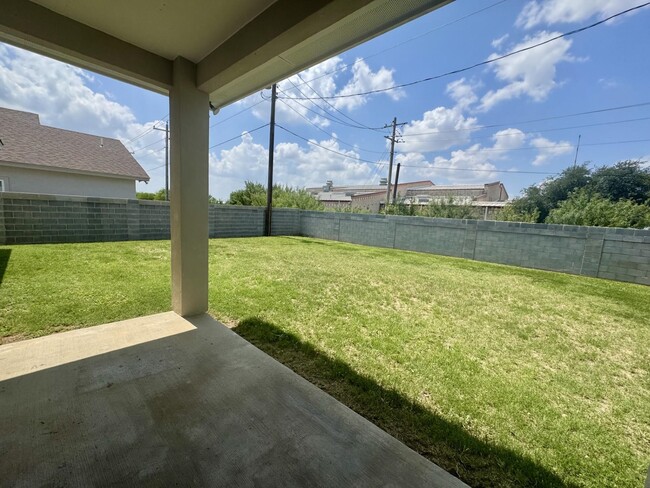 Building Photo - 6002 Amir Dr
