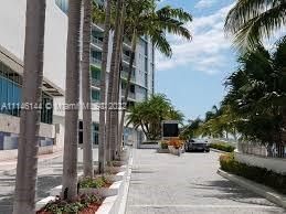 Building Photo - 335 S Biscayne Blvd