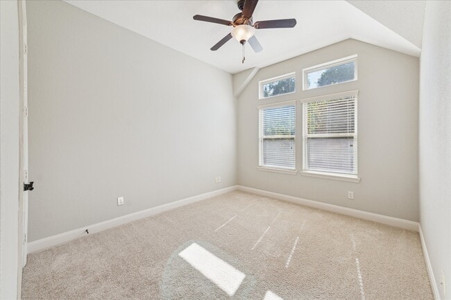 Building Photo - 43 Herons Flight Pl