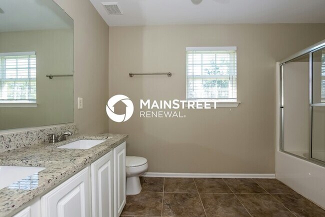 Building Photo - 3 Bedroom Pet-Friendly Home in Charlotte, NC with Main Street Renewal