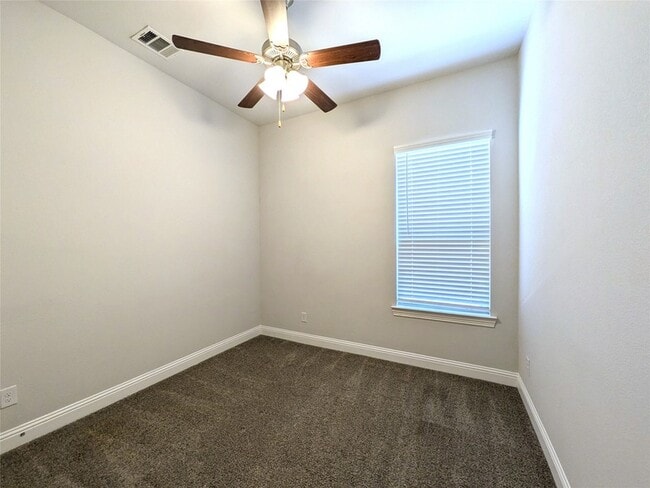 Building Photo - 1409 Summit View Ln