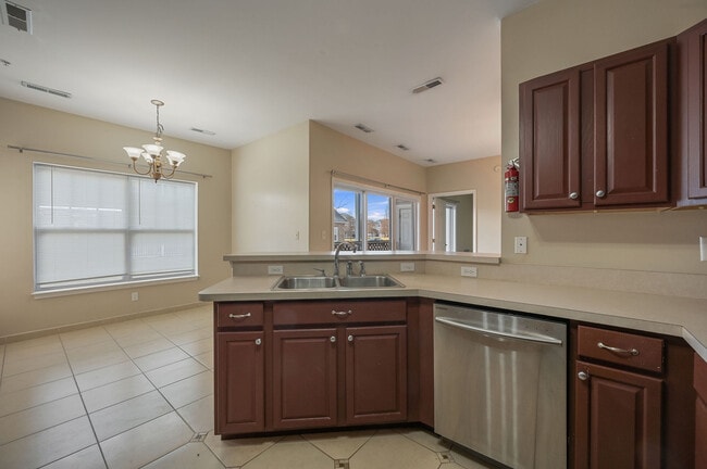 Building Photo - 3601 S Sagamore Dr