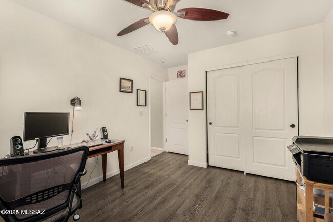 Building Photo - 39027 Furlong Ct