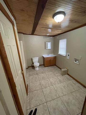 Building Photo - 1642 Poplar St