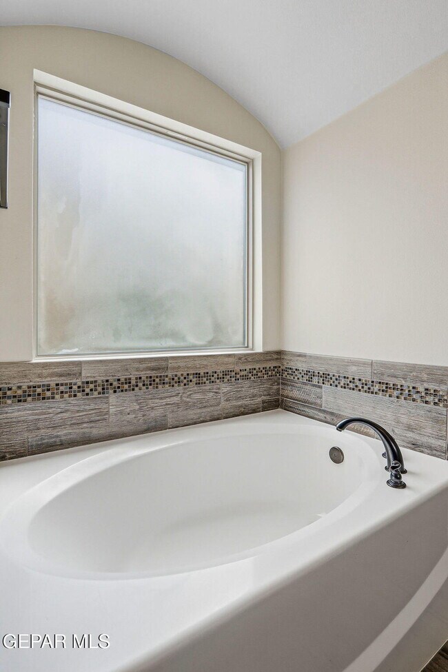 Building Photo - 2157 Honour Point Pl