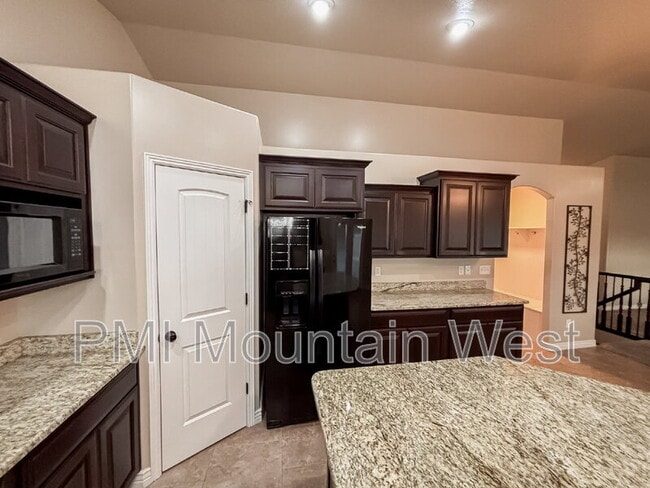 Building Photo - 2241 W 2475 N