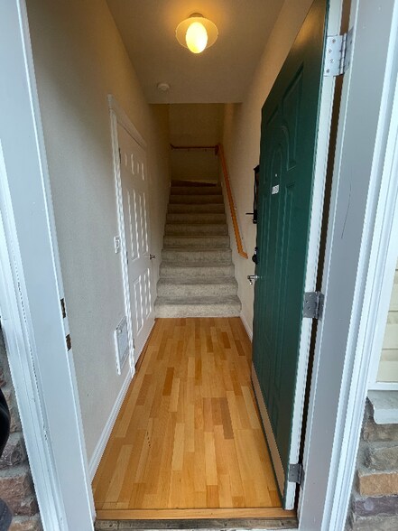 Building Photo - 15806 18th Ave W