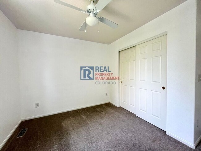 Building Photo - 676 Hedgerow Way