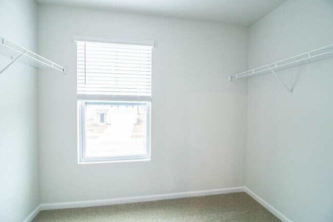 Building Photo - 495 Coconut Dr
