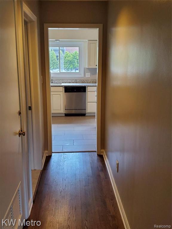 Building Photo - 553 N Old Woodward Ave