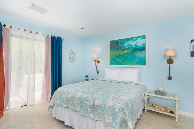 Building Photo - 751 Ocean Dr