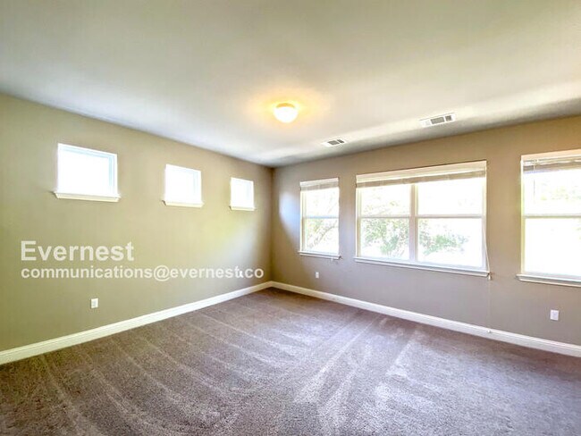 Building Photo - 8800 Jodie Ln