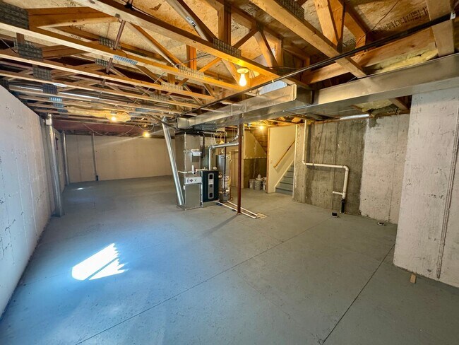 Building Photo - 4 Bed / 4 Bath Dream Home in the Hills at ...