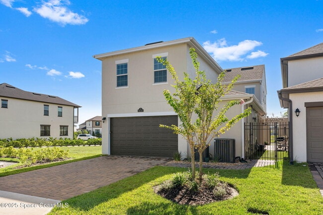 Building Photo - 8110 Allure Dr