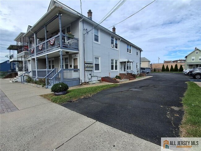Building Photo - 31 Obert St