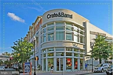 Building Photo - 1021 Arlington Blvd