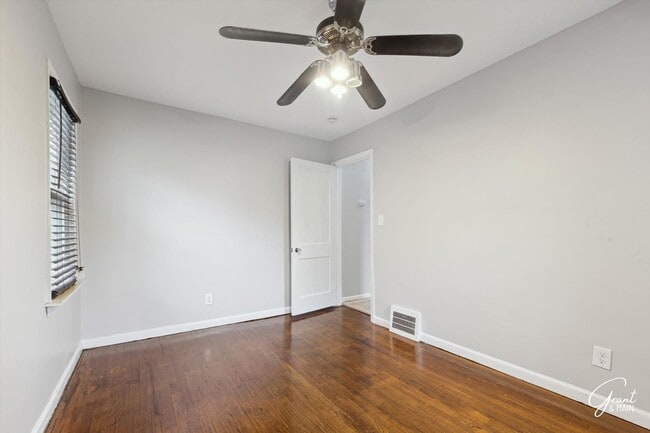 Building Photo - $1300 3 bedroom bungalow