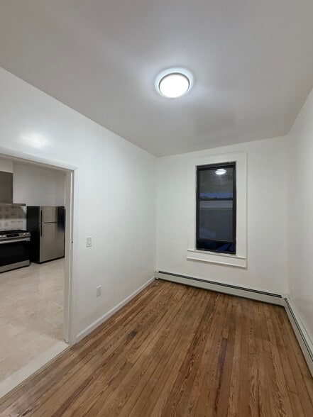 Building Photo - 5512 Roosevelt Ave
