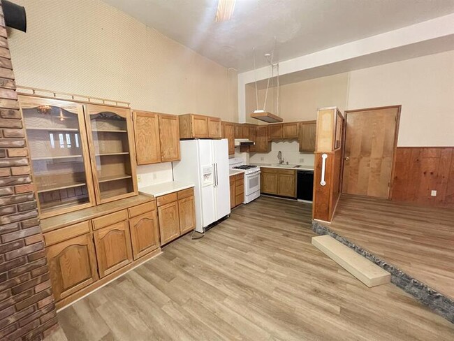 Building Photo - 55 S Main St