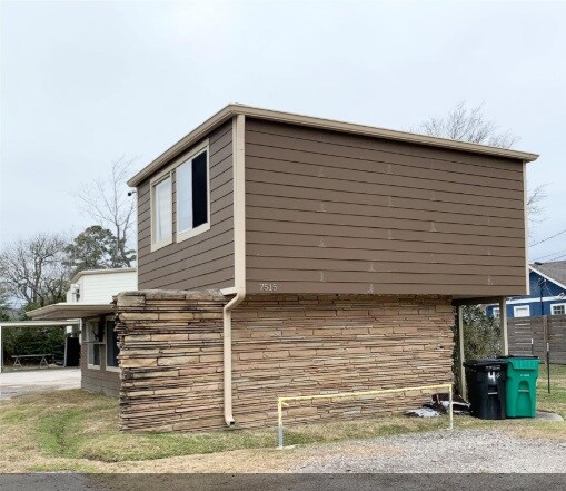 Primary Photo - 7515 Bayway Dr